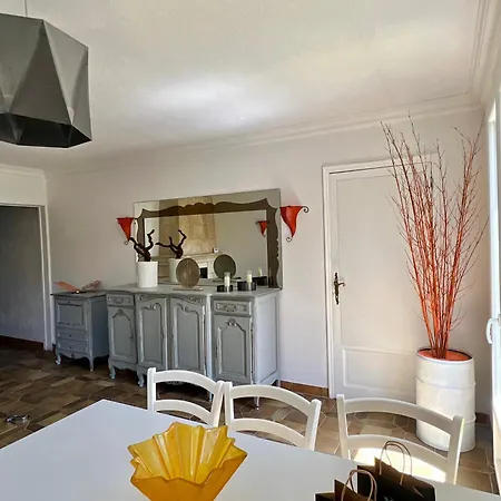 Papillon Clermont Ferrand Βίλα